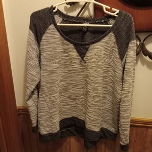 Torrid Gray and White Shirt Sz 2X (Runs Small)